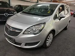 Silber Gebraucht 2015 Opel Meriva Van / Kleinbus | 4.900 € (Guter Preis)