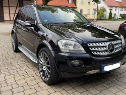 Schwarz Gebraucht 2008 Mercedes ML500 Edition 1 SUV | 17.900 €