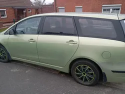 Grün Gebraucht 2004 Mitsubishi Grandis Van / Kleinbus | 800 € (Superpreis)