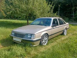 Gold Gebraucht 1986 Opel Senator Limousine | 7.880 €