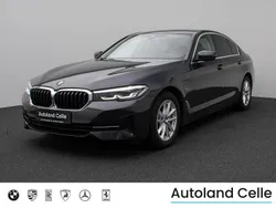 Grau Gebraucht 2022 BMW 530e Sport Line Limousine | 30.999 €