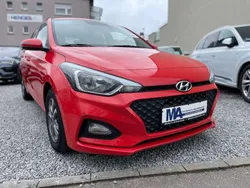 Tomato red / sol Gebraucht 2019 Hyundai i20 Select Kleinwagen | 8.990 € (Superpreis)