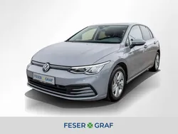 Mondsteingrau Gebraucht 2020 VW Golf VIII Life Limousine | 17.570 € (Fairer Preis)