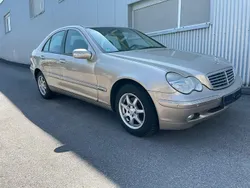 Gold Gebraucht 2001 Mercedes C180 Limousine | 1.690 € (Guter Preis)