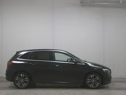 Nachtschwarz unilack Gebraucht 2023 Mercedes B180 Progressive Van / Kleinbus | 22.980 € (Superpreis)