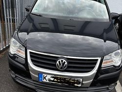 Schwarz Gebraucht 2008 VW Touran Highline Van / Kleinbus | 4.000 € (Etwas zu teuer)