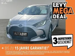 Shimmering silver metallic Gebraucht 2022 Toyota Yaris Hybrid Kleinwagen | 18.270 € (Fairer Preis)