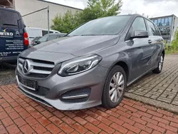 Grau Gebraucht 2017 Mercedes B220 Style Van / Kleinbus | 16.689 € (Fairer Preis)