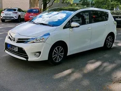 Weiß Gebraucht 2014 Toyota Verso Skyview Edition Van / Kleinbus | 9.200 € (Fairer Preis)