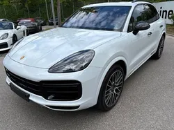 Weiß Gebraucht 2019 Porsche Cayenne Turbo SUV | 61.800 €