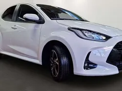 Weiß Gebraucht 2025 Toyota Yaris Limousine | 20.068 €