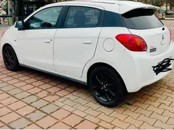 Weiß Gebraucht 2016 Mitsubishi Space Star Kleinwagen | 4.800 € (Fairer Preis)