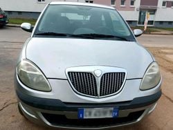 Silber Gebraucht 2005 Lancia Ypsilon Kleinwagen | 500 € (Fairer Preis)