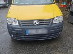Gelb Gebraucht 2005 VW Caddy Van / Kleinbus | 2.300 €