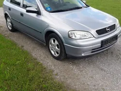 Silber Gebraucht 1999 Opel Astra Edition Limousine | 1.650 € (Fairer Preis)