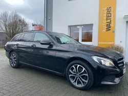 Schwarz unilack Gebraucht 2017 Mercedes C220 Kombi | 22.885 € (Teuer)
