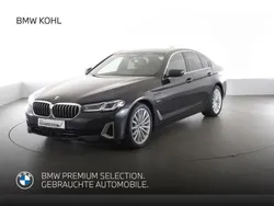 Grau Gebraucht 2022 BMW 545e Luxury Line Limousine | 49.490 € (Etwas zu teuer)