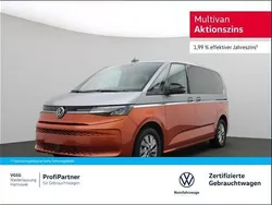 Orange Gebraucht 2024 VW Multivan Life Van / Kleinbus | 54.920 € (Fairer Preis)