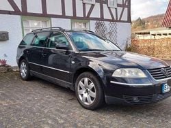 Schwarz Gebraucht 2001 VW Passat Highline Kombi | 2.600 € (Guter Preis)