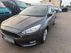 Grau Gebraucht 2017 Ford Focus Titanium Kombi | 9.500 € (Guter Preis)