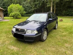 Blau Gebraucht 2001 Skoda Octavia Solution Kombi | 1.850 € (Fairer Preis)