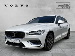 Crystal white pearl / metallic Gebraucht 2022 Volvo V60 Plus Kombi | 32.490 € (Guter Preis)