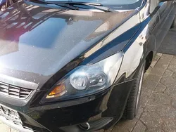 Schwarz Gebraucht 2009 Ford Focus Kombi | 2.900 € (Fairer Preis)