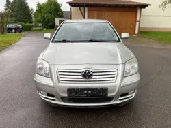Silver metallic Gebraucht 2004 Toyota Avensis Executive Limousine | 2.899 € (Guter Preis)