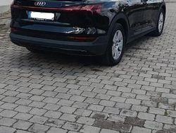 Schwarz Gebraucht 2022 Audi e-tron SUV | 34.400 €