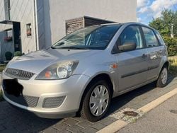 Silber Gebraucht 2007 Ford Fiesta Limousine | 2.298 € (Guter Preis)