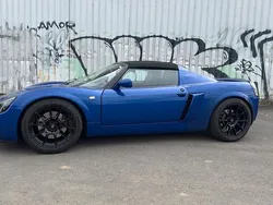 Blau Gebraucht 2003 Opel Speedster Cabrio | 33.000 €