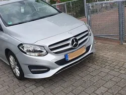 Silber Gebraucht 2015 Mercedes B180 Style Van / Kleinbus | 10.000 € (Guter Preis)