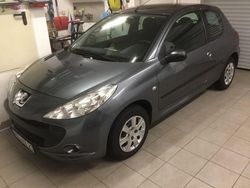 Grau Gebraucht 2010 Peugeot 206 Limousine | 3.900 € (Fairer Preis)