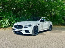Weiß Gebraucht 2016 Mercedes E63S AMG AMG Limousine | 64.900 € (Fairer Preis)