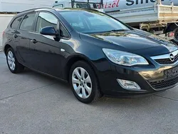 Schwarz Gebraucht 2012 Opel Astra Sport Kombi | 3.200 € (Fairer Preis)