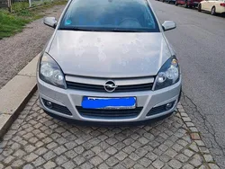 Silber Gebraucht 2005 Opel Astra Limousine | 1.550 € (Guter Preis)
