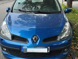 Blau Gebraucht 2006 Renault Clio II Kleinwagen | 3.300 € (Etwas zu teuer)