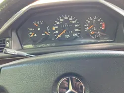 Rot Gebraucht 1991 Mercedes 230 Coupé | 14.900 €