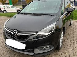 Schwarz Gebraucht 2017 Opel Zafira Tourer drive Van / Kleinbus | 11.699 € (Fairer Preis)