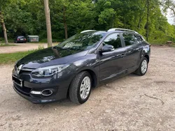 Grau Gebraucht 2014 Renault Mégane GrandTour Initiale Paris Kombi | 8.150 € (Fairer Preis)
