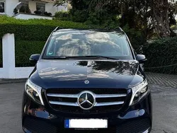 Blau Gebraucht 2019 Mercedes V220 Edition Van / Kleinbus | 37.500 € (Fairer Preis)