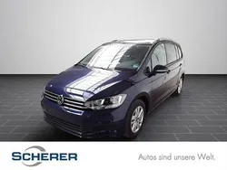 Blau Gebraucht 2024 VW Touran Comfortline Van / Kleinbus | 32.950 € (Fairer Preis)