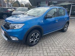Blau Gebraucht 2018 Dacia Sandero Celebration Kleinwagen | 12.990 € (Teuer)