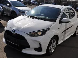Schneeweiß Gebraucht 2020 Toyota Yaris Hybrid Basis | 16.750 € (Guter Preis)