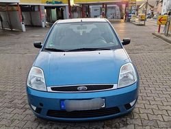 Blau Gebraucht 2002 Ford Fiesta Limousine | 4.000 €