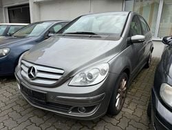 Grau Gebraucht 2006 Mercedes B200 Van / Kleinbus | 1.899 € (Guter Preis)
