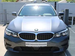 Grau Gebraucht 2022 BMW 318 Advantage Limousine | 16.998 € (Guter Preis)