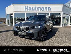 Grau Gebraucht 2023 BMW X5 M Sport SUV | 77.850 € (Teuer)