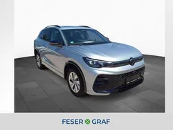 Oyster silver metallic Gebraucht 2024 VW Tiguan R-line SUV | 47.340 € (Fairer Preis)