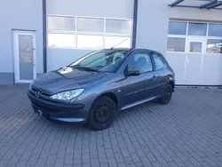 Grau Gebraucht 2006 Peugeot 206 Kleinwagen | 980 € (Fairer Preis)